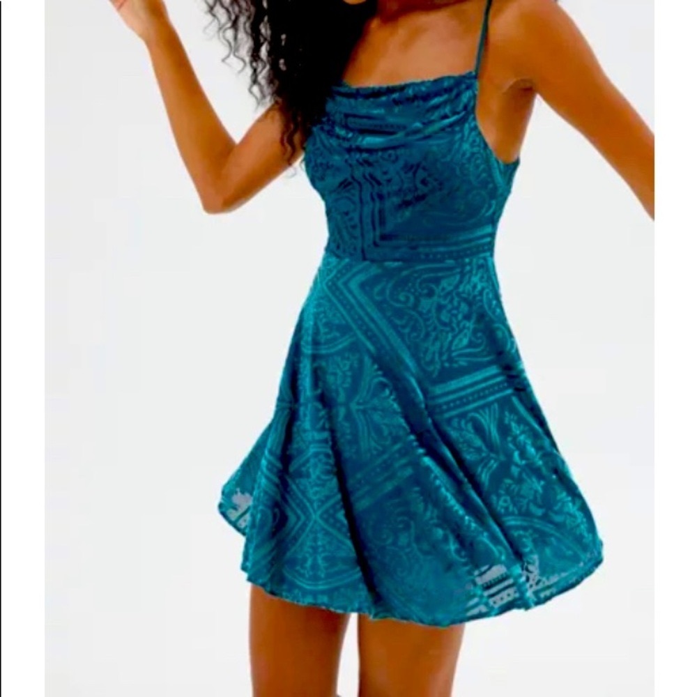 NWT UO velvet cowl neck mini dress (OR 2 for 70$)